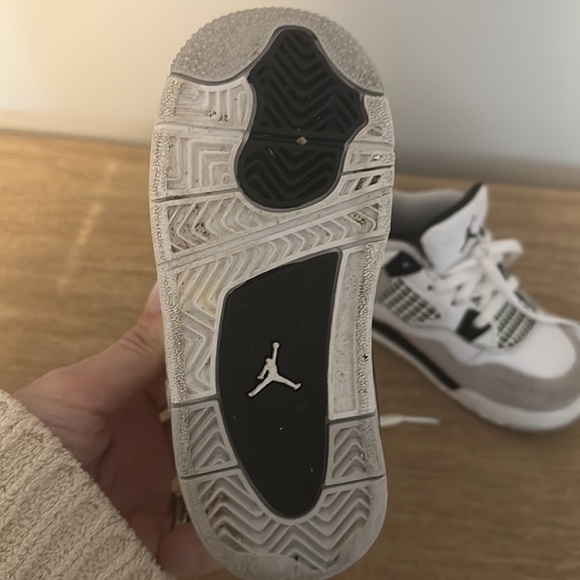 Jordan's 4.. size 8c - Picture 3 of 3